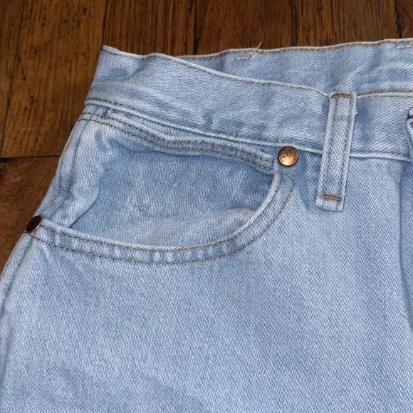 Vintage Wrangler Jean Shorts - Picture 3 of 6
